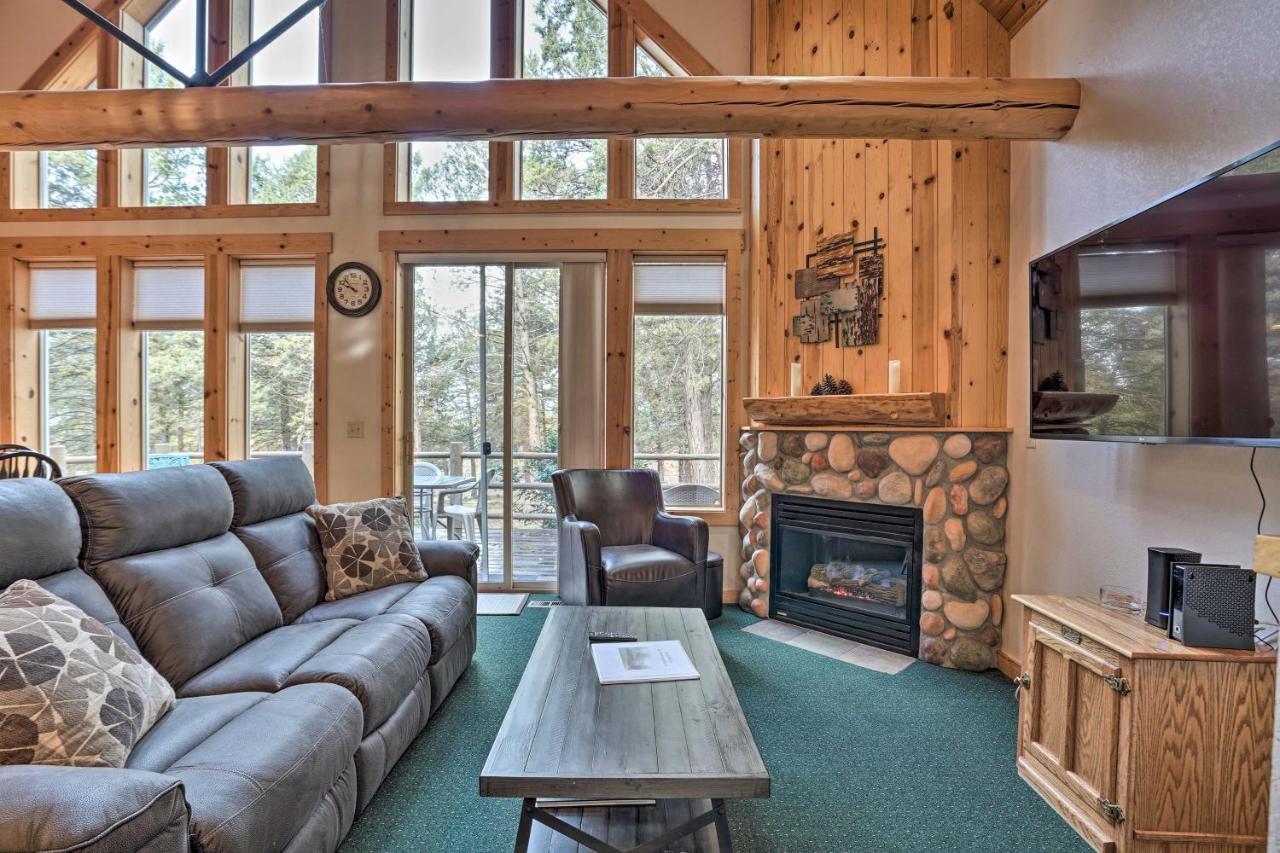 Chalet At Running Y Resort With Wraparound Deck! Klamath Falls Exteriér fotografie