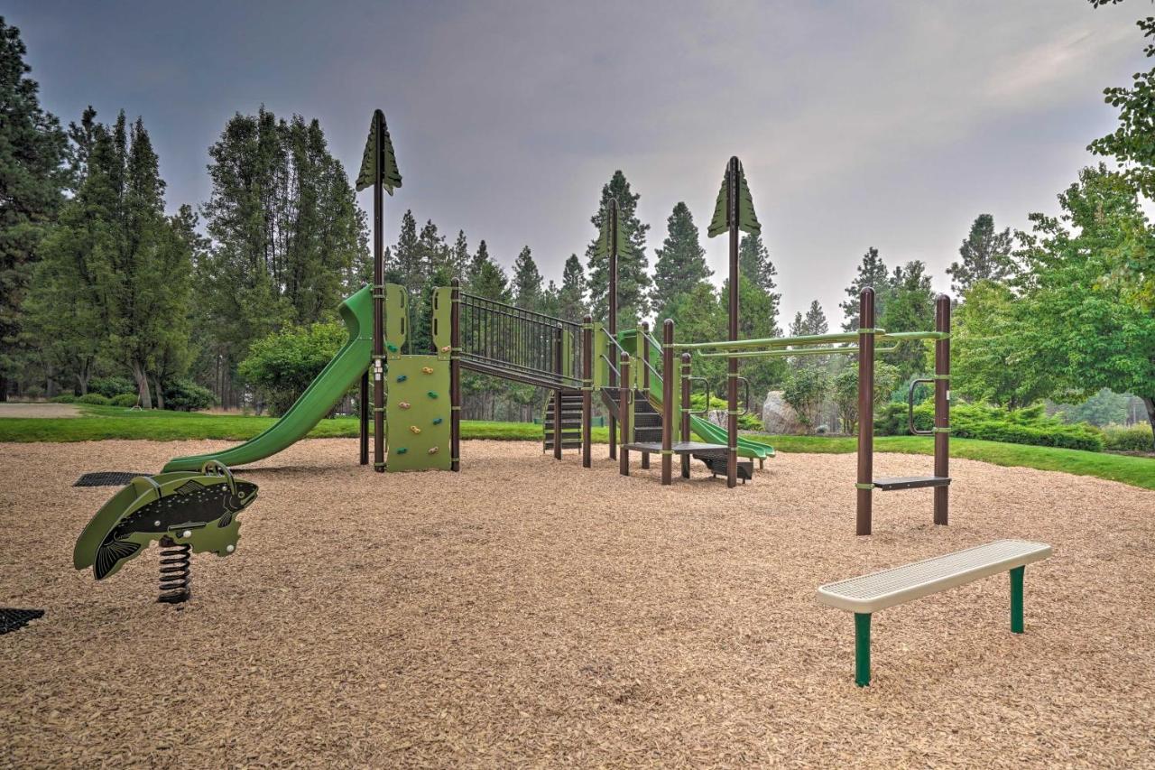 Chalet At Running Y Resort With Wraparound Deck! Klamath Falls Exteriér fotografie