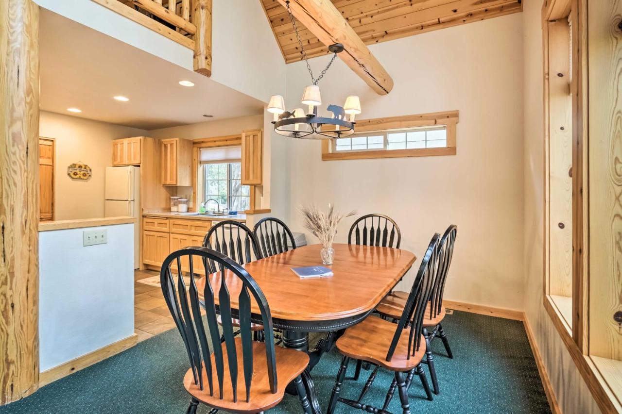 Chalet At Running Y Resort With Wraparound Deck! Klamath Falls Exteriér fotografie