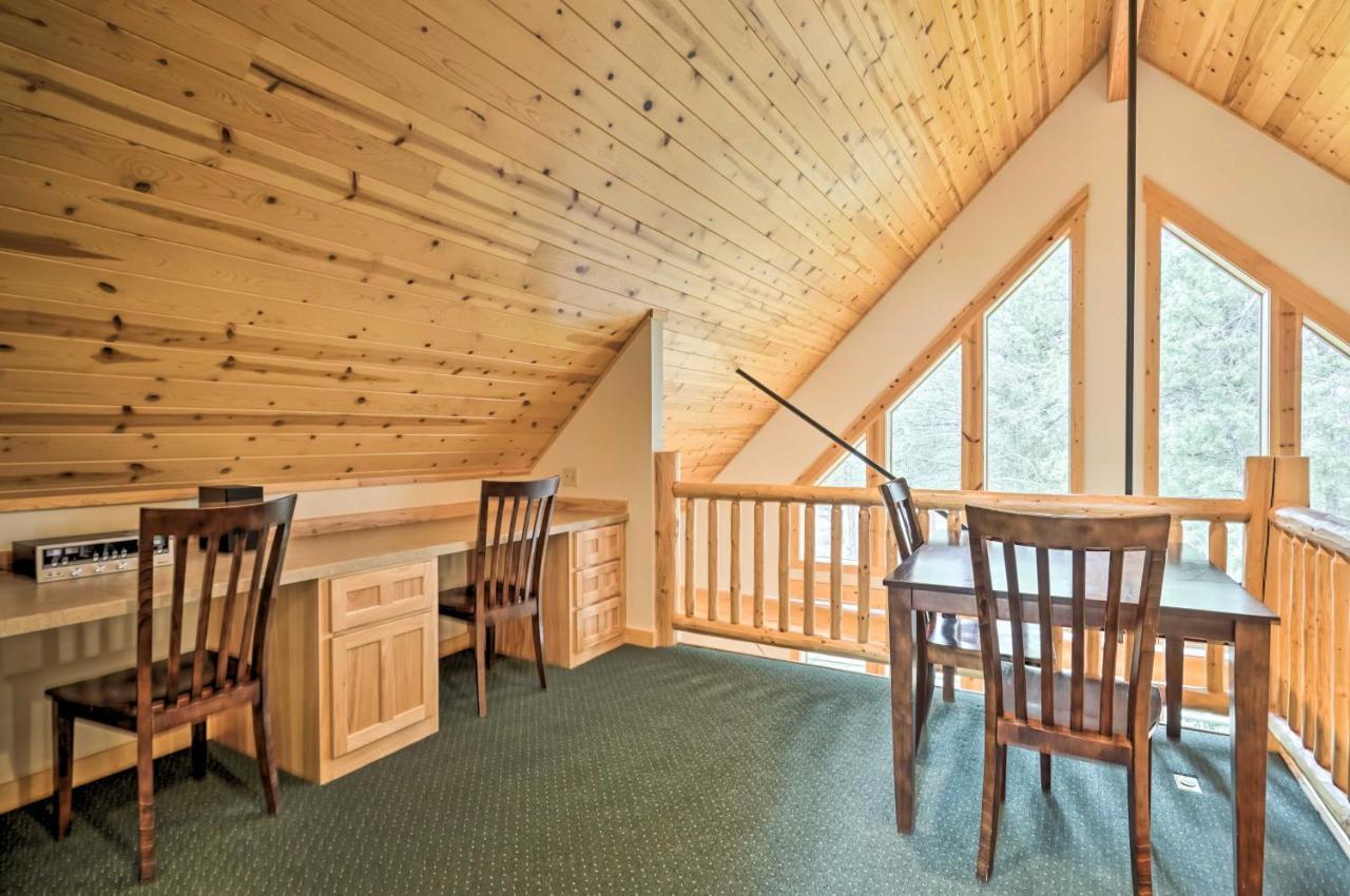 Chalet At Running Y Resort With Wraparound Deck! Klamath Falls Exteriér fotografie